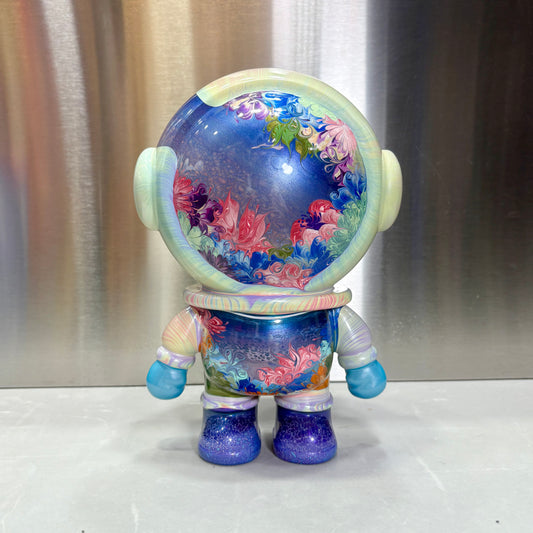 Fluid astronaut